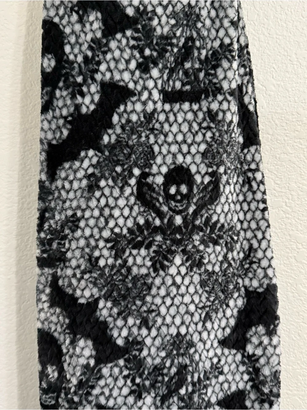 Damask skull bats oversized throw blanket